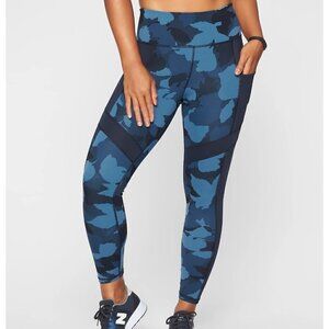 Athleta All In 7/8 Tight - S Navy Camo